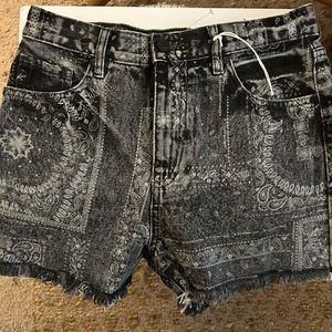 Kancan NWT black and gray shorts, size 5/26